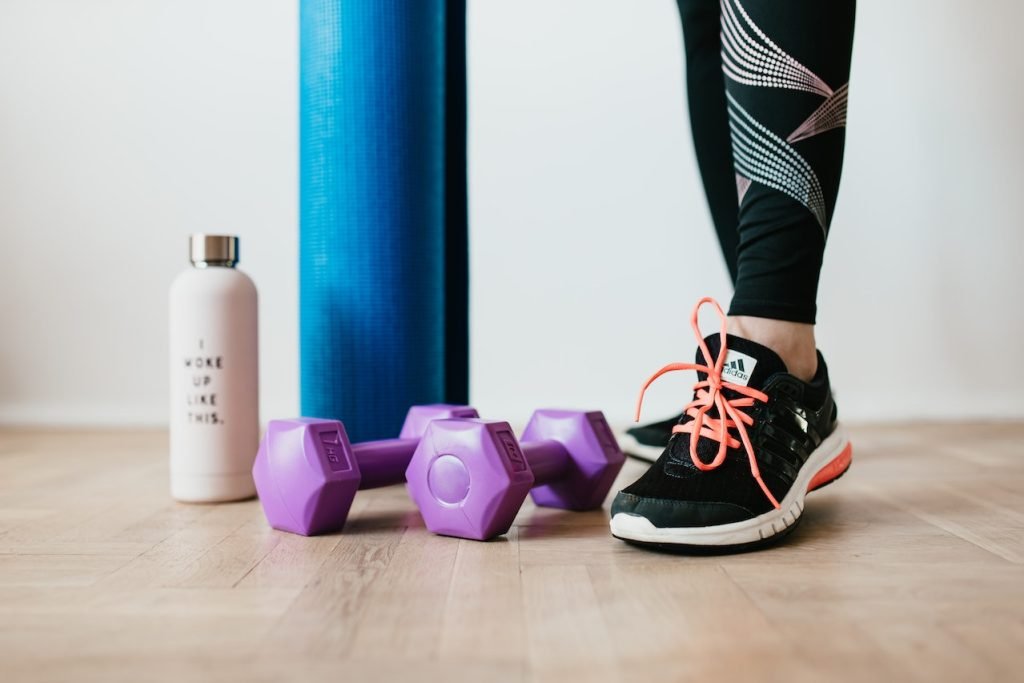 bumper plate - training shoes, blue yoga mat